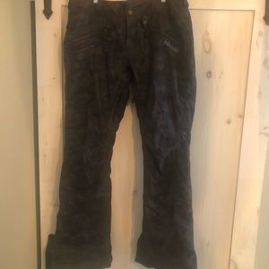 Volcom Ladies snowboard pants